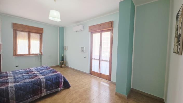 Image No.18-3 Bed Apartment for sale