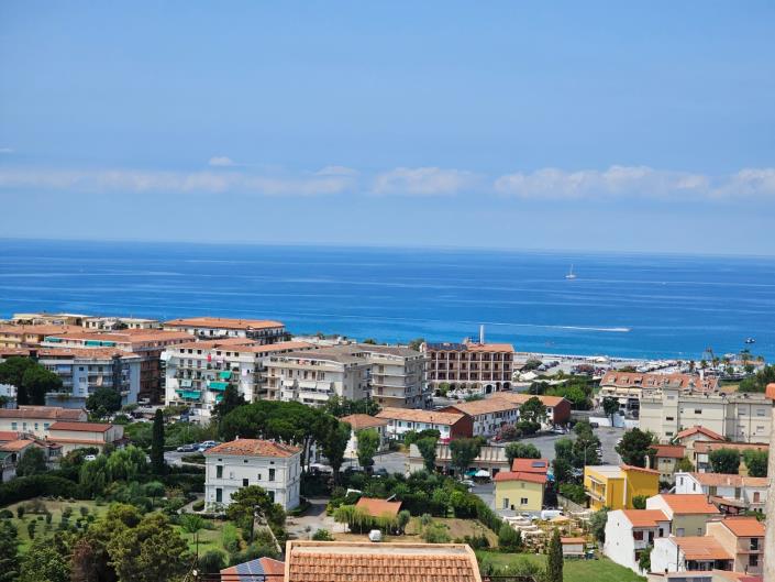 Image No.21-2 Bed Apartment for sale