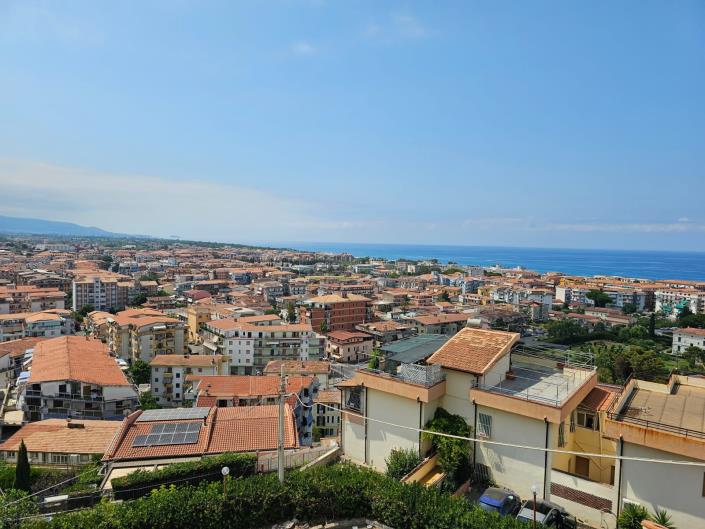 Image No.20-2 Bed Apartment for sale