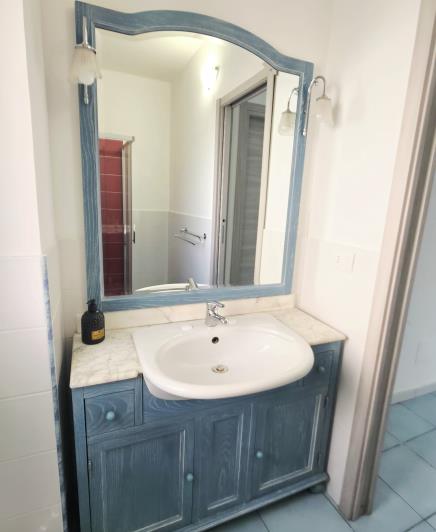 Image No.10-1 Bed Property for sale