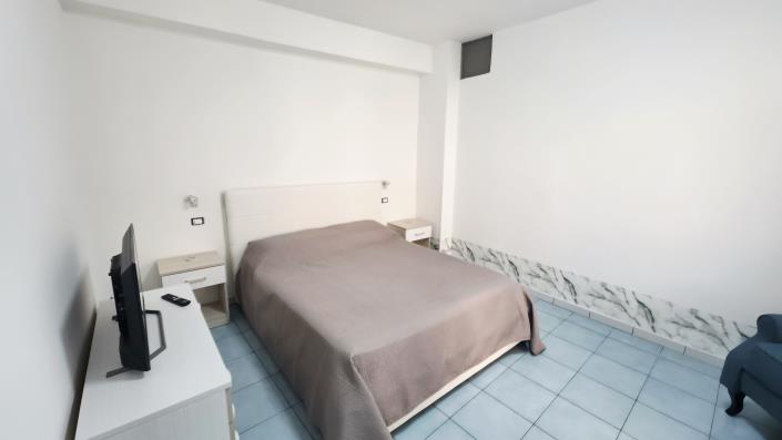 Image No.16-1 Bed Property for sale