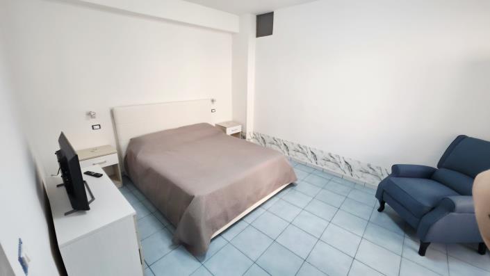 Image No.21-1 Bed Property for sale