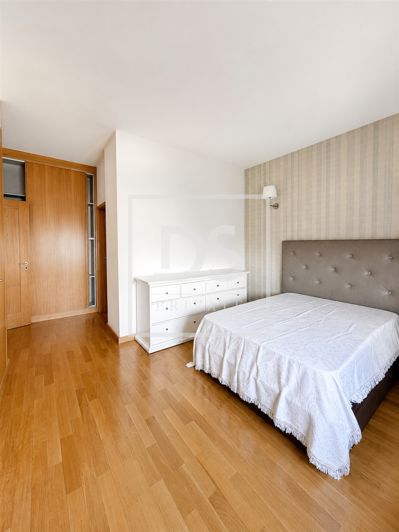 Image No.10-2 Bed Flat for sale