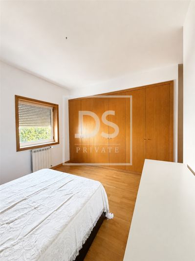 Image No.11-2 Bed Flat for sale