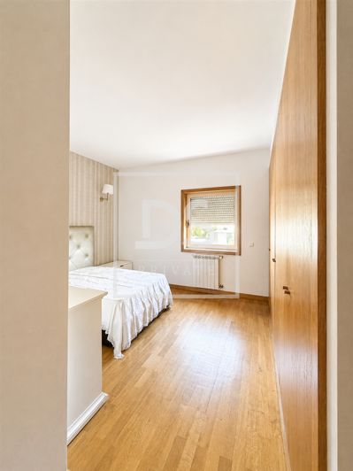 Image No.12-2 Bed Flat for sale