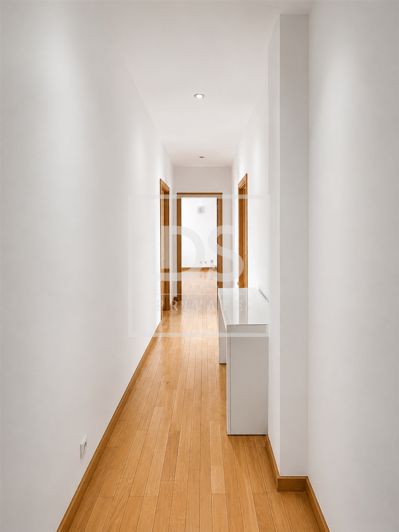 Image No.18-2 Bed Flat for sale