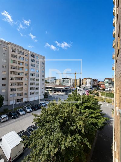 Image No.24-2 Bed Flat for sale