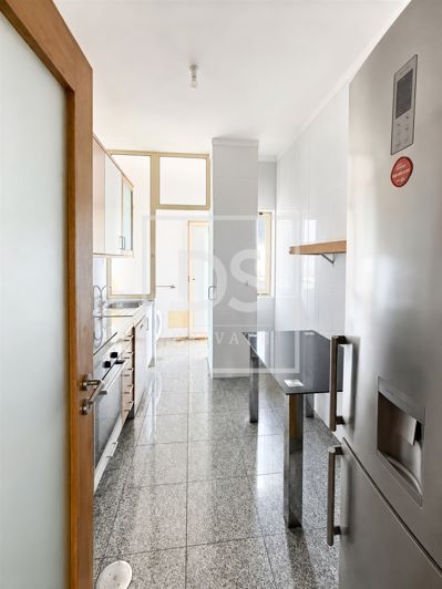 Image No.5-2 Bed Flat for sale
