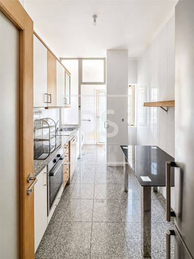 Image No.6-2 Bed Flat for sale