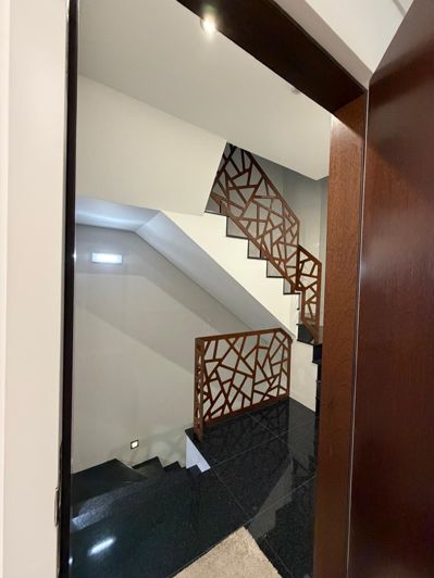 Image No.14-3 Bed Flat for sale