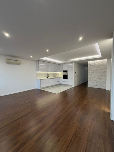 Image No.3-3 Bed Flat for sale