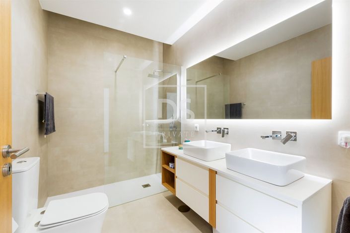 Image No.20-3 Bed Property for sale