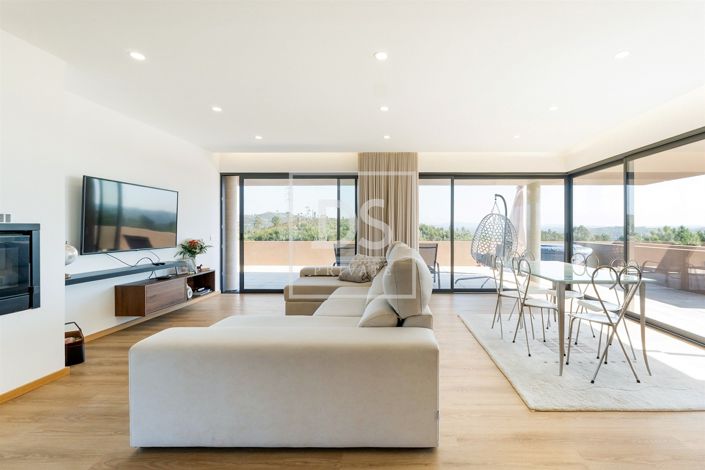 Image No.5-3 Bed Property for sale
