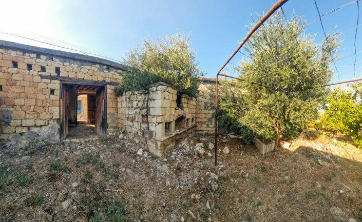 Image No.12-4 Bed Country House for sale