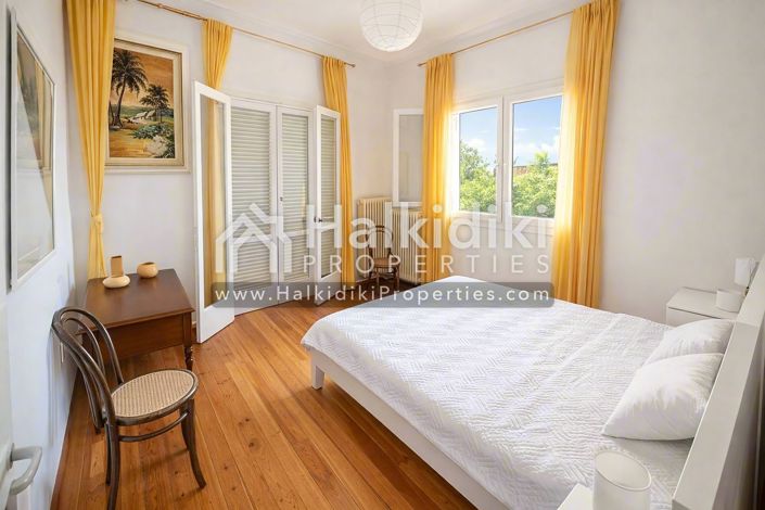 Image No.10-6 Bed Apartment for sale