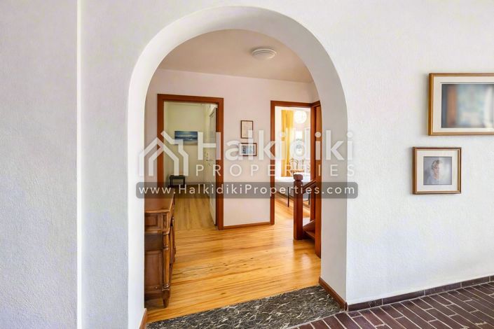Image No.15-6 Bed Apartment for sale