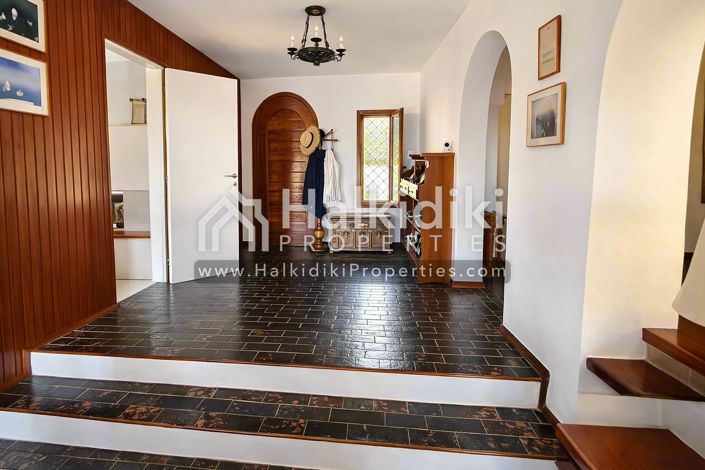 Image No.18-6 Bed Apartment for sale