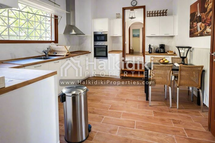Image No.23-6 Bed Apartment for sale