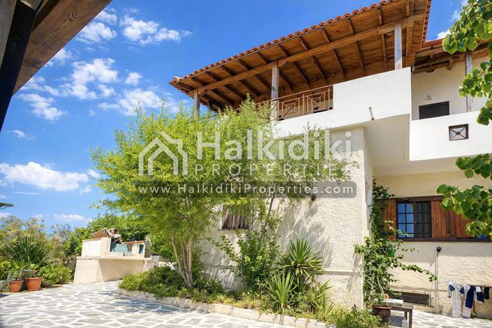 Image No.11-10 Bed Villa for sale
