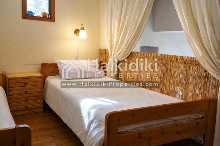 Image No.18-10 Bed Villa for sale