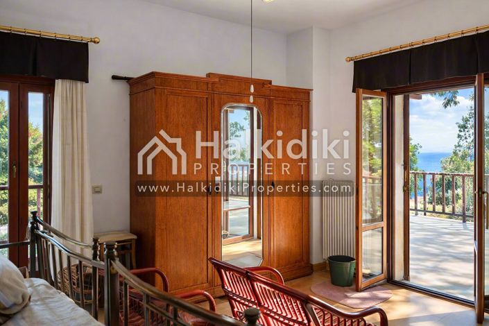 Image No.10-7 Bed Apartment for sale