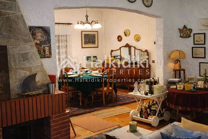 Image No.11-7 Bed Apartment for sale
