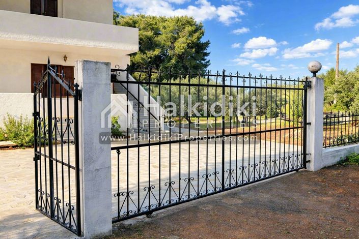 Image No.18-9 Bed Apartment for sale