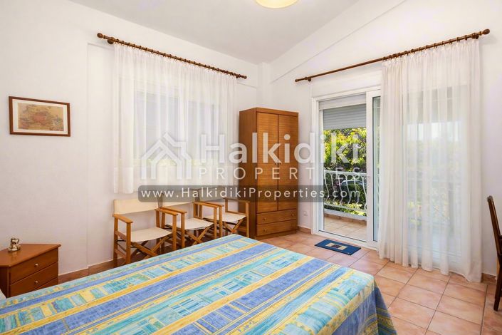 Image No.11-6 Bed Townhouse for sale