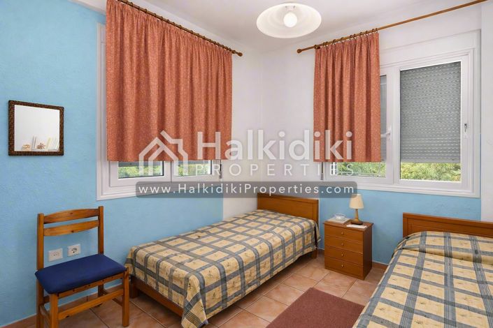 Image No.13-6 Bed Townhouse for sale