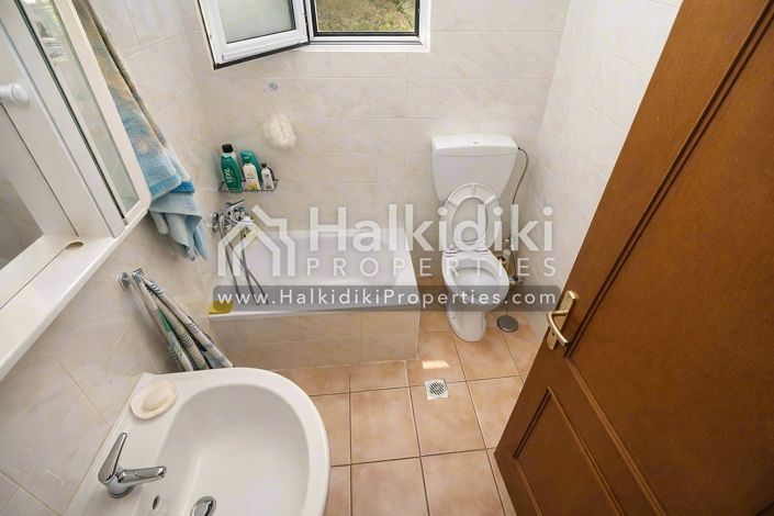 Image No.22-6 Bed Townhouse for sale