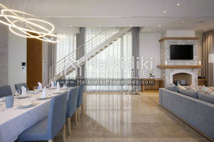 Image No.13-8 Bed Villa for sale