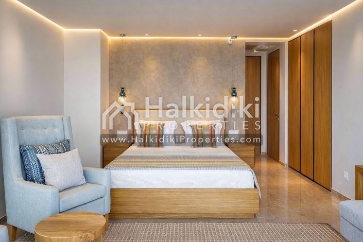 Image No.17-8 Bed Villa for sale