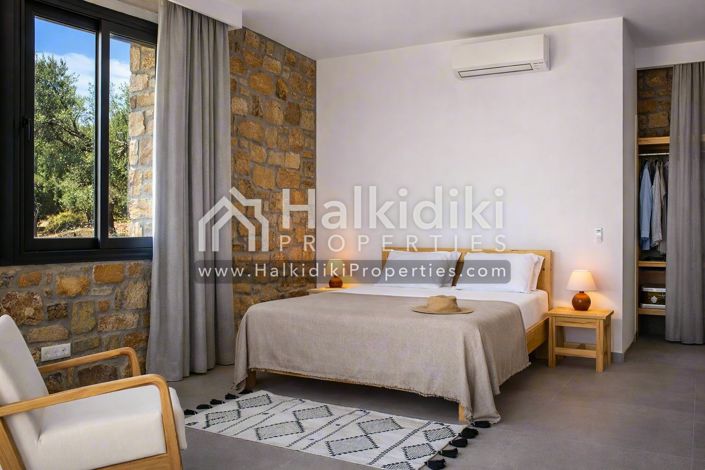 Image No.10-4 Bed Villa for sale