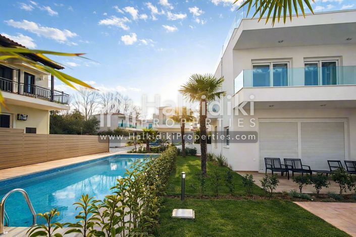Image No.8-4 Bed House for sale