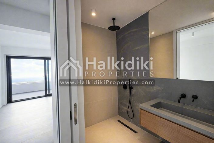 Image No.13-3 Bed Townhouse for sale
