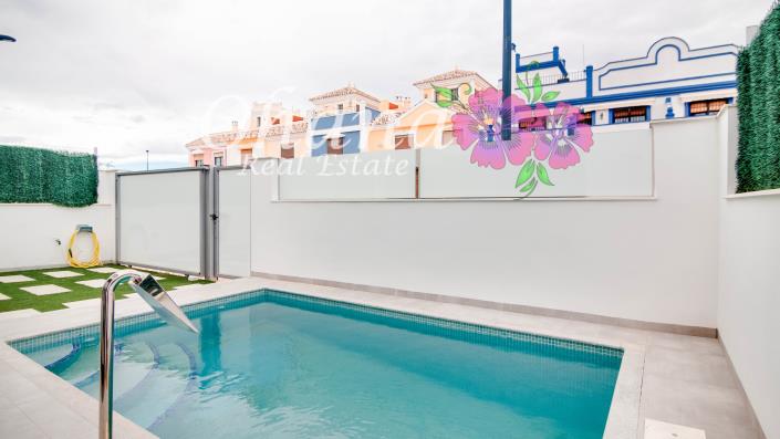 Image No.27-2 Bed Villa / Detached for sale