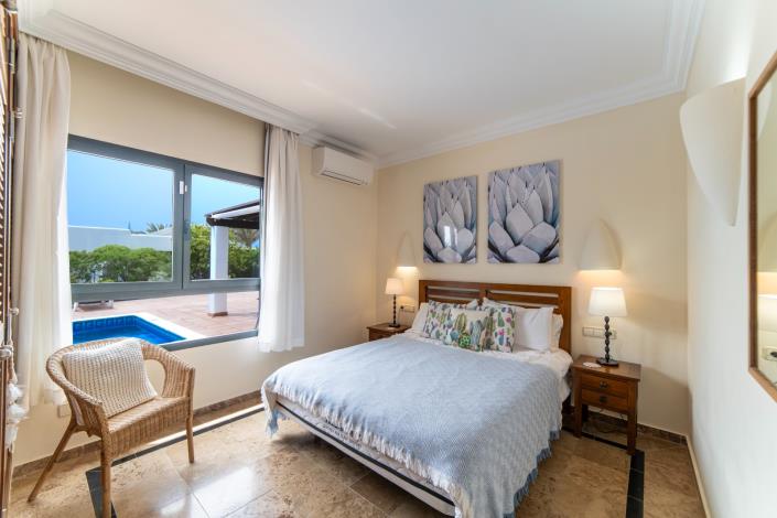 Image No.11-3 Bed Villa / Detached for sale