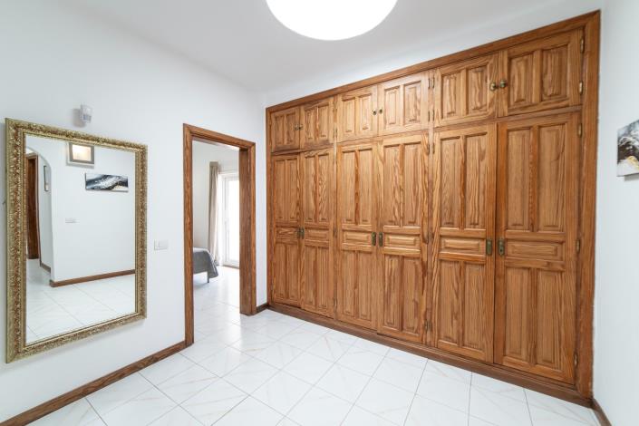 Image No.19-5 Bed Villa / Detached for sale
