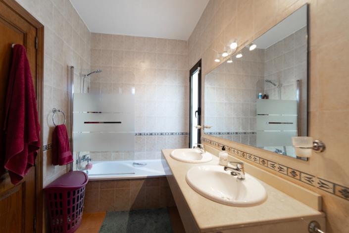 Image No.18-3 Bed Villa / Detached for sale