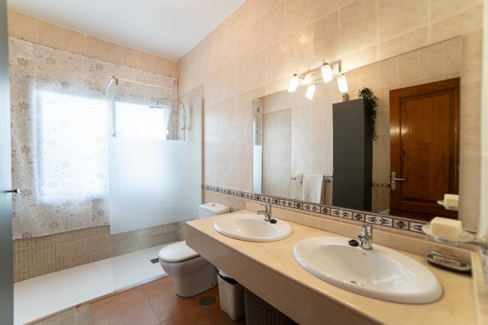 Image No.21-3 Bed Villa / Detached for sale