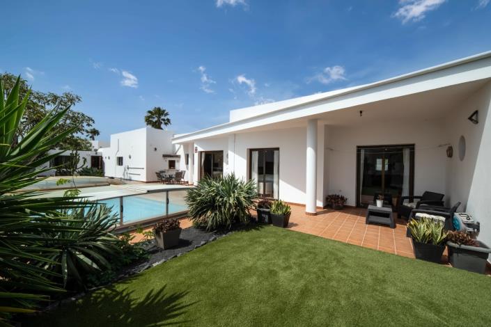 Image No.24-3 Bed Villa / Detached for sale