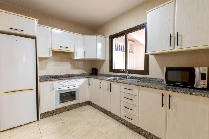Image No.11-2 Bed Semi-Detached for sale
