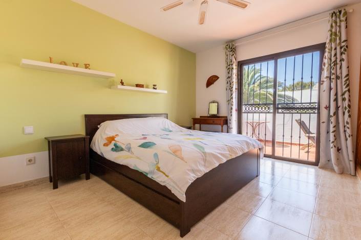 Image No.14-2 Bed Semi-Detached for sale