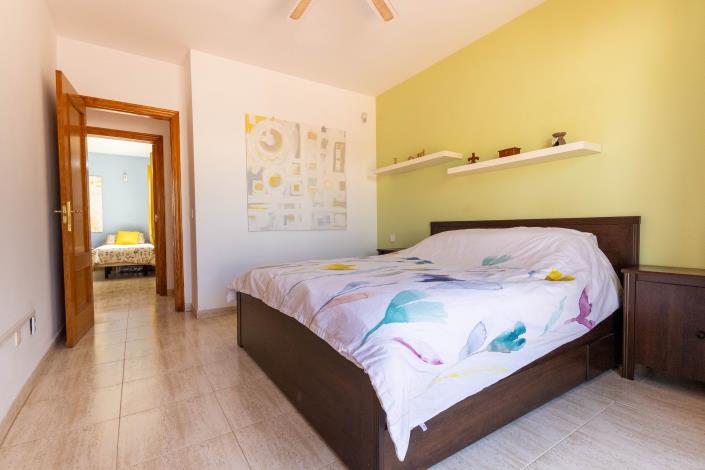 Image No.15-2 Bed Semi-Detached for sale