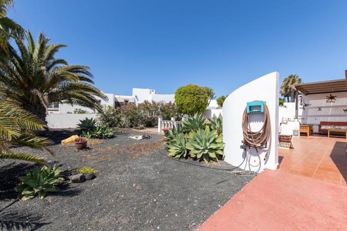 Image No.27-2 Bed Semi-Detached for sale