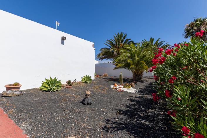 Image No.28-2 Bed Semi-Detached for sale