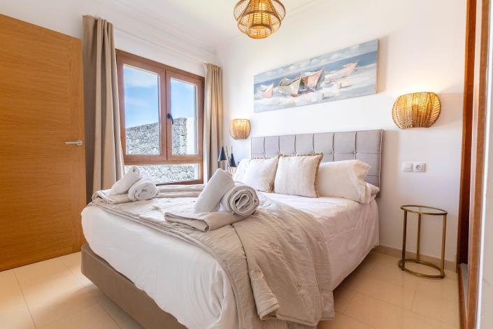 Image No.13-5 Bed Semi-Detached for sale