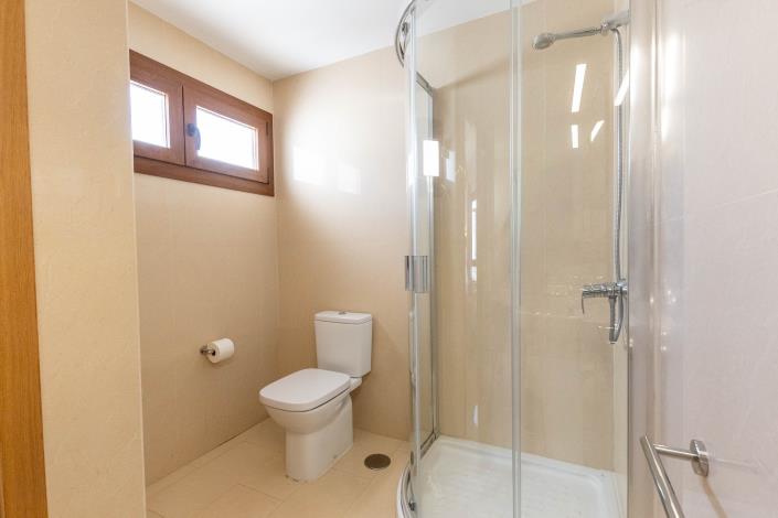 Image No.15-5 Bed Semi-Detached for sale