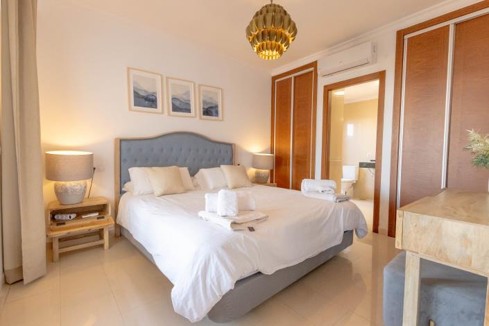 Image No.16-5 Bed Semi-Detached for sale