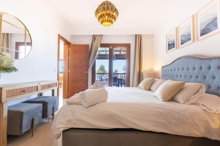Image No.17-5 Bed Semi-Detached for sale